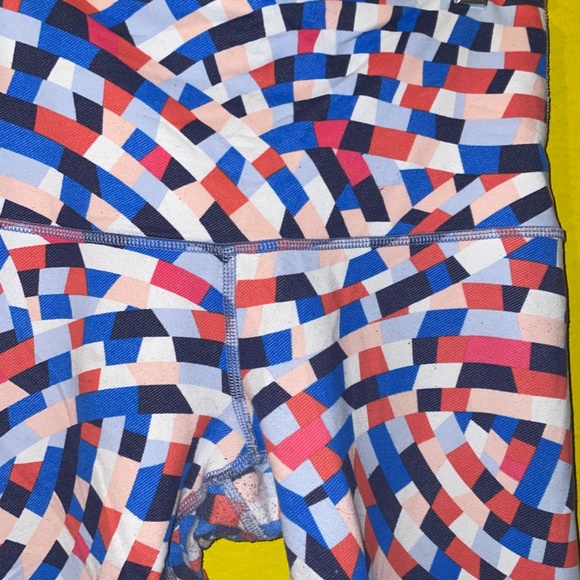 Lululemon leggings - patterned - Picture 2 of 3